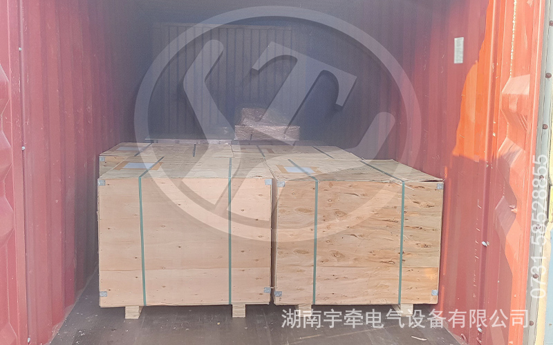 一批矿用蓄电池电机车配件出口海外